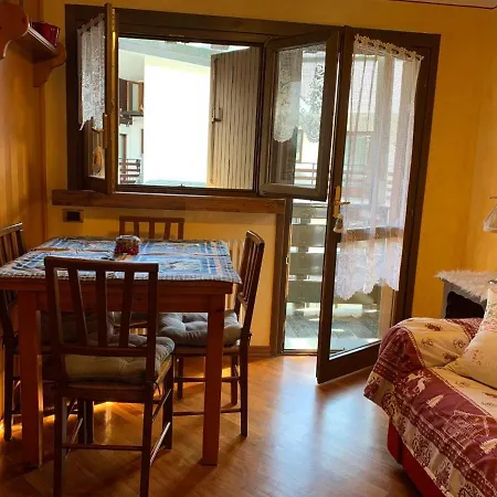 Charme A Cervinia Downtown In-ski Out Apartment