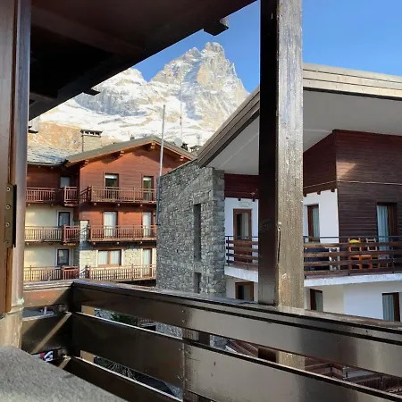 Charme A Cervinia Downtown In-ski Out Apartment
