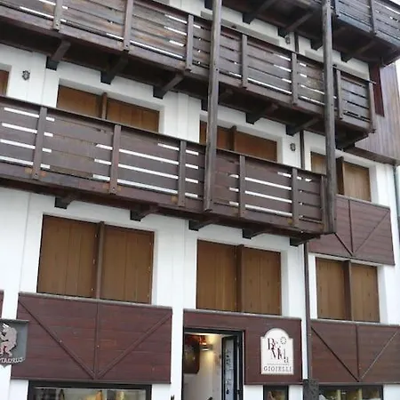 Apartment Charme A Cervinia Downtown In-ski Out *